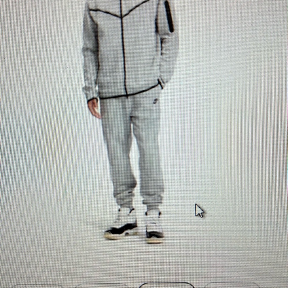 Nike Gray Men's SET Pants and Matching Hoodie in great condition -